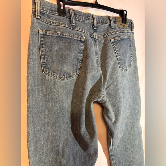 Men’s Wrangler Relaxed Fit 40x32 Jeans - Picture 4 of 8